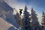 Skieur en freeride au sommet des Crêtes- Habères