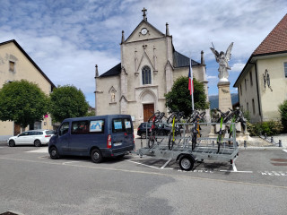 Shuttle bus for mountain biking along the Menoge_Habère-Poche