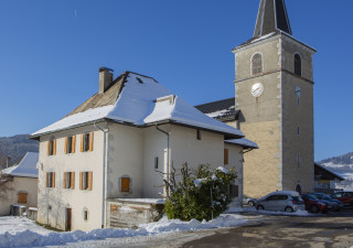 façcade extérieure du bâtiment en hiver