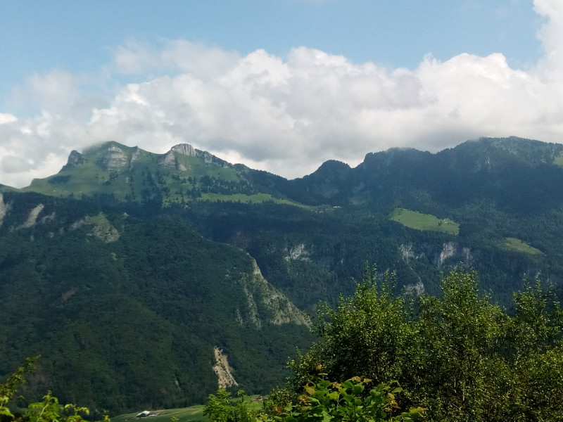 Vue sur le Mont Billiat depuis la chapelle