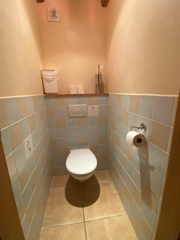 Espace randonneurs - une des 2 toilettes privativess