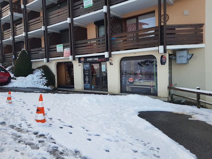 vitrines et entrée du magasin