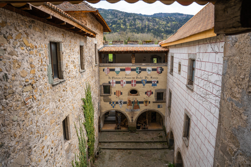 Chateau D'Avully cour Chateau D'Avully cour