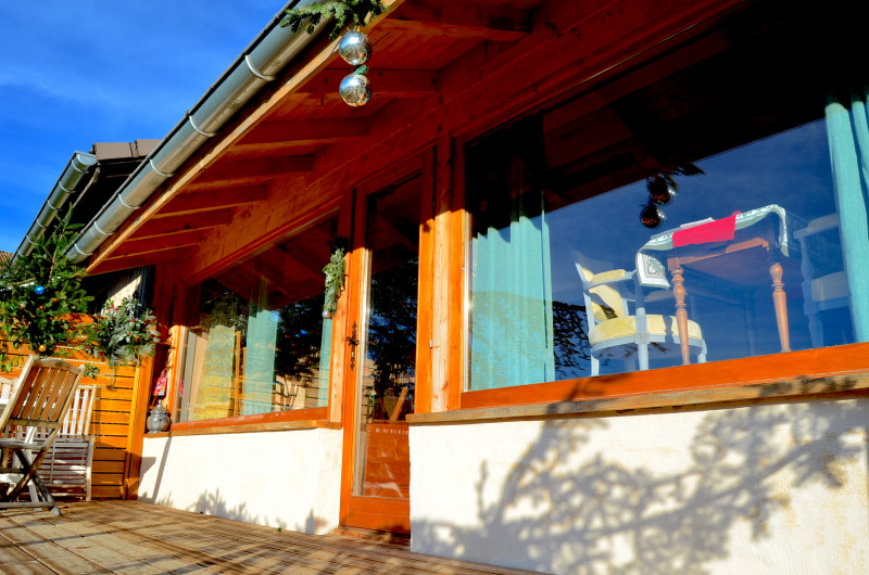 terrasse et baie vitrée