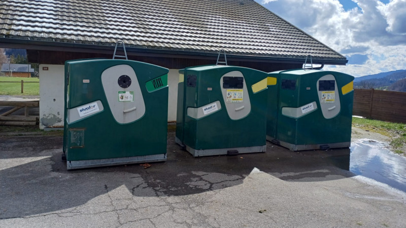 containers du stade de foot