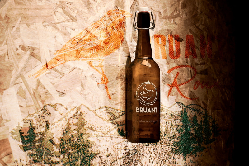 Bouteille de bière et logo Le Bruant Bouteille de bière et logo Le Bruant