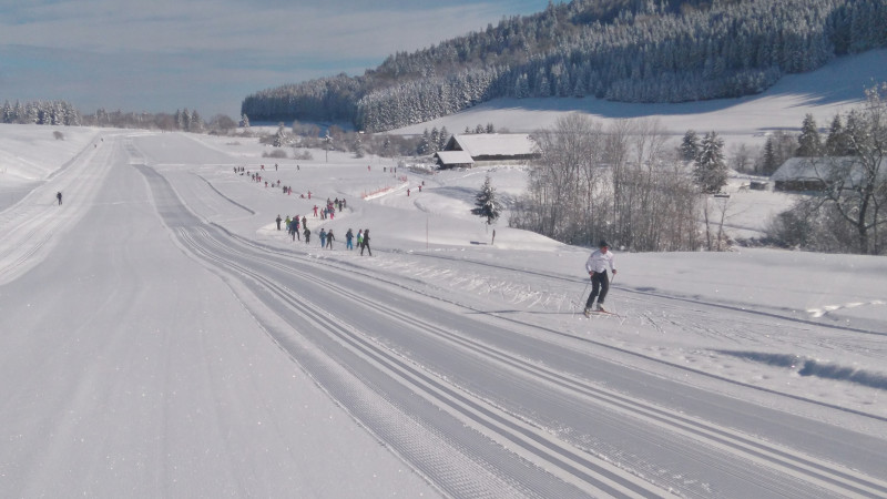 skieurs sur boucle verte 