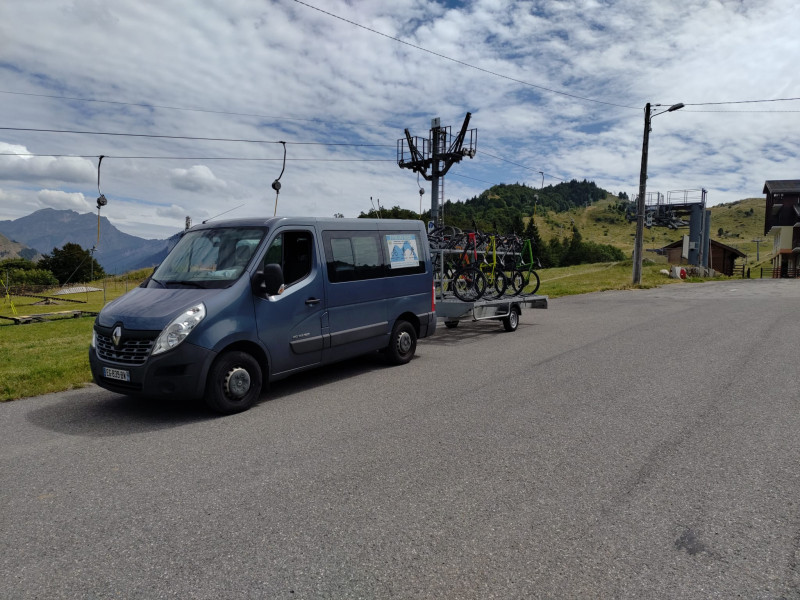 Arrêt navette station Hirmentaz