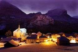 Bellevaux village by night vallee du brevon	