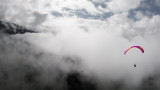 Parapente dans les nuages - © Les Hirondailes Parapente dans les nuages