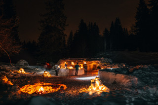 L'igloo et le feu de camp