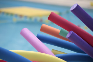 accessoires aquagym dans piscine