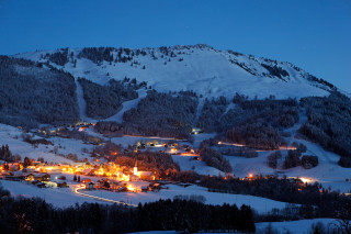 village d'Habère-Poche de nuit en hiver