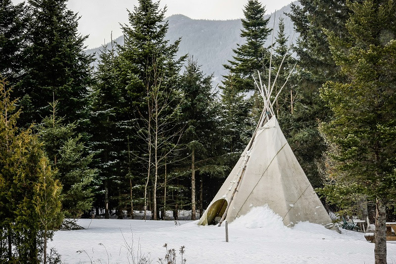 Tipi en forêt