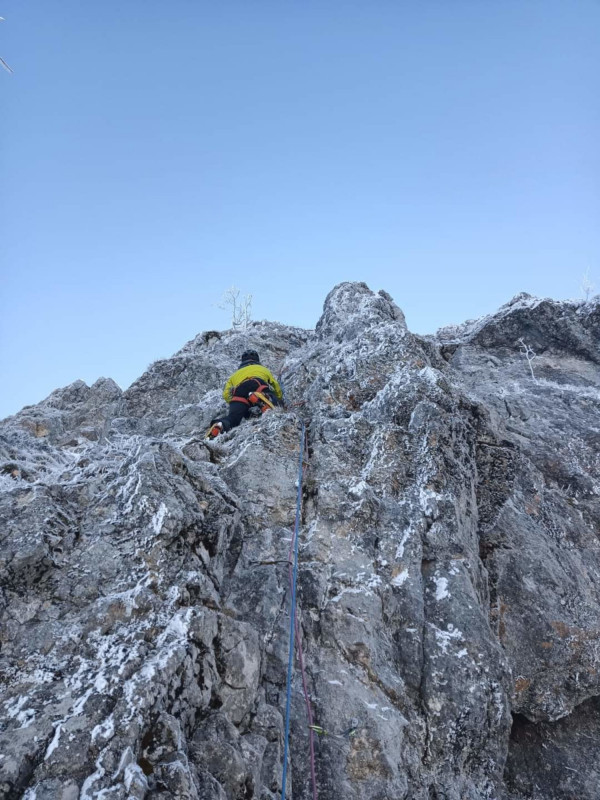 Initiation à l'alpinisme hivernal Initiation à l'alpinisme hivernal