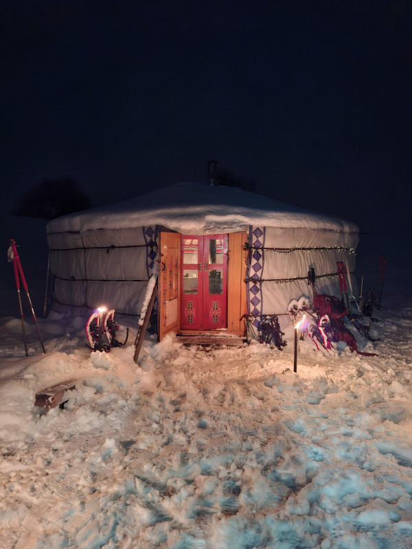 Fondue in a yurt_Lullin - © OT ADL Fondue in a yurt_Lullin