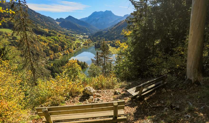 Panorama du Lac de Vallon avec vue sur le Roc d'enfer - © SavoieMont-Blanc-ArnaudLesueur